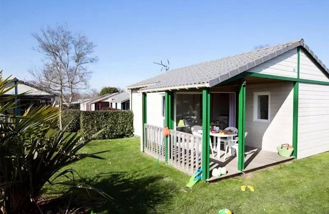 Sea Green - Camping Emeraude * - Comfort Chalet 2 bedrooms 5 people