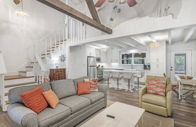 Sea Pines Cottage-Rustic Charm in Santa Rosa Bch!