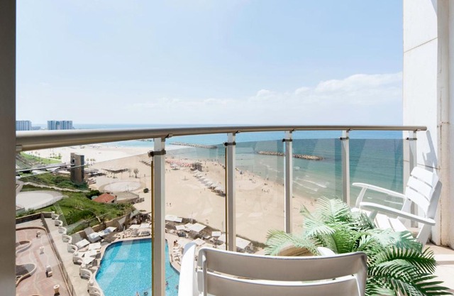 Sea&Sun Beach Herzlia