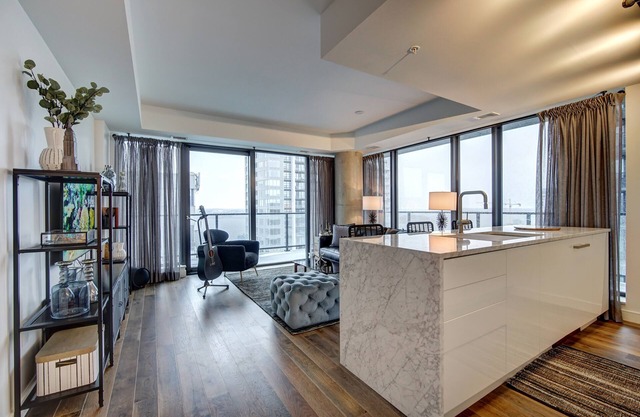 Sea View 2 BR The Roy - Modern, Prime Location ++.