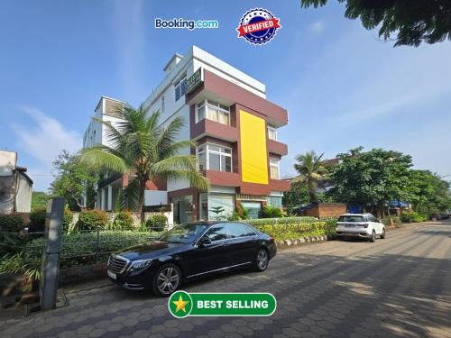 SEA VIEW from rooftop - Comic Comfort Getaway - Warm Hospitality Hotel - Lift - Parking - Restaurant - SURYA BEACH - Near Golden Beach - BEST HOTEL IN PURI -