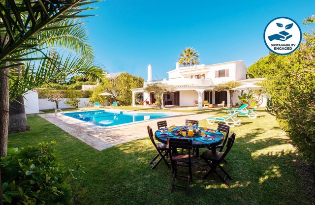 Sea View, Heatable Pool & BBQ – Galé