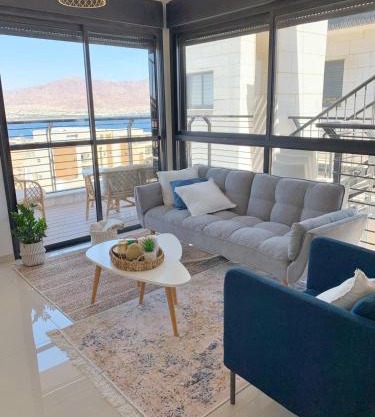 Sea view penthouse Private rooftop jacuzzi