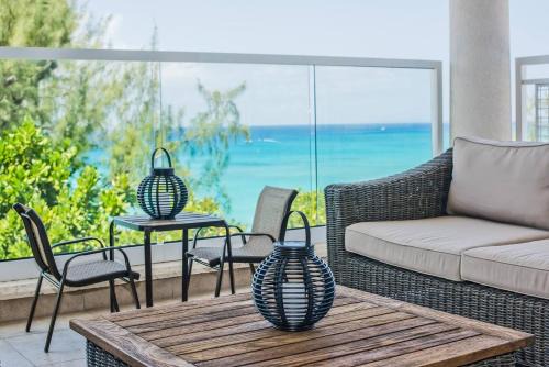Seabreeze 8 - Luxury 4-Bedroom on Seven Mile Beach