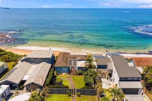 Seabreeze Getaway Oceanfront Family Home in Norah Head