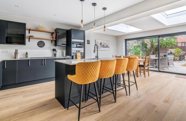 Seaford Retreat with Free Parking By My Getaways