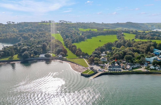 SEASCAPE, pet friendly, with a garden in Kingsand