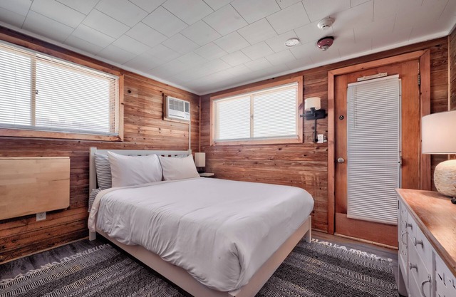 Seashore Condo Hotel #12A, Cozy Fire Island Escape, Near Ferry - With Bay Views and Steps from the Beach.
