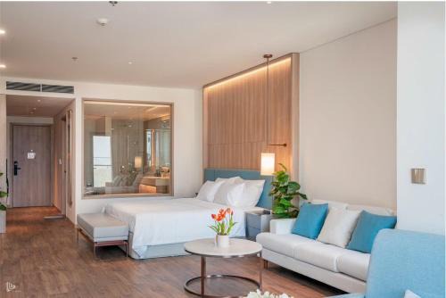 Seaside Elegance- À la carte Hotel Hạ Long