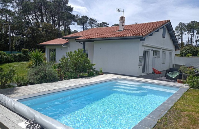 Seaside house with pool