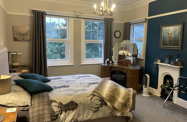 Seaside-Scarborough-WiFi-Parking-PetsOK-Sleeps-7/8