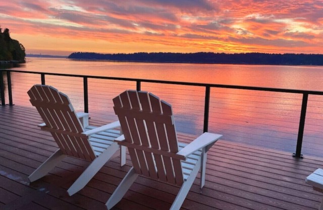 Seaside Serenity Beach Getaway w/kayaks & SUPs!