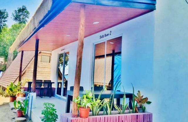 Seaside Serenity: Sipalay Studio Escape