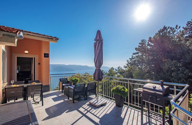 Seaview House - Leana Apartment, Plomin, Croatia