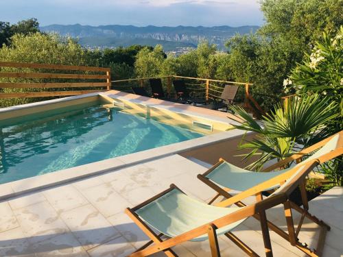 Seaview Villa Anita with Two Apartments and private Pool