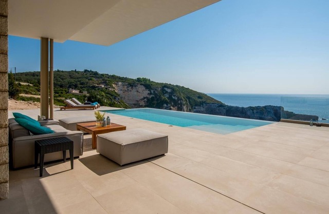 SeaWhisper Villa - Four Bedroom Villa, Sleeps 8