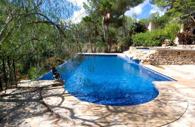 Secluded villa in private grounds with AC in all bedrooms