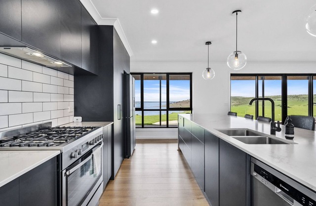 Secluded 4-Bed Home with Unbelievable Nature Views
