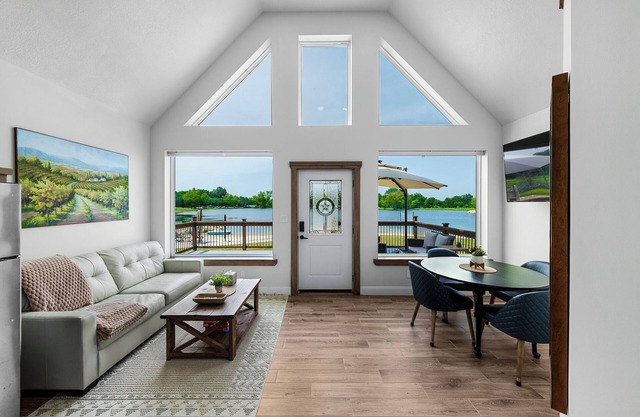 Secluded Cabin with King bed and Private Beach #2