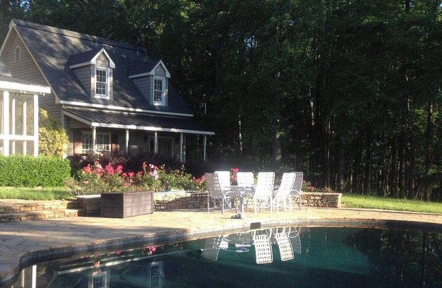 Secluded Cottage on Horse Farm, Close to Dntn Alpha, Windward, Wifi AC