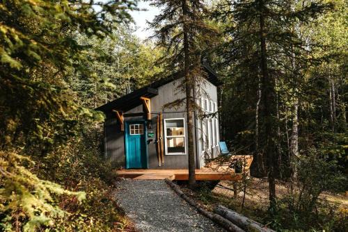 Secluded Cozy Wooden Cabin in Anchorage, Alaska