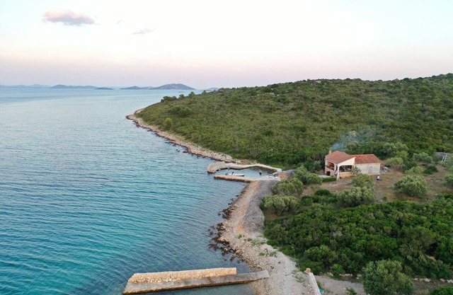 Secluded fisherman's cottage Cove Žižanj, Pašman (K-23925)