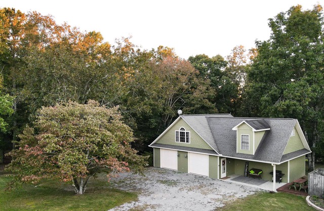 Secluded “HideOut” on 8 acres