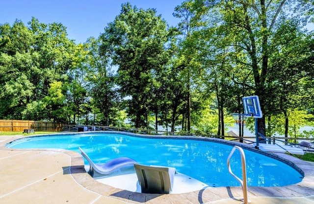 Secluded Lakefront | Private Pool | Dock | Hot Tub