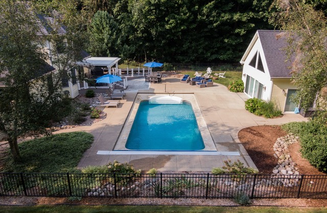 Secluded retreat w/Heated pool guest house 13 acres pool table playground
