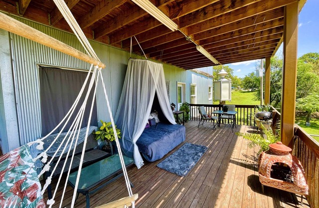 Second level glamping deck with stunning mountain view!