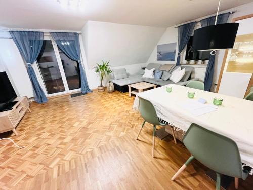 SEEMOMENTE Spieleland, Messe, Friedrichshafen 3 Zi mit Balkon, Parkplatz