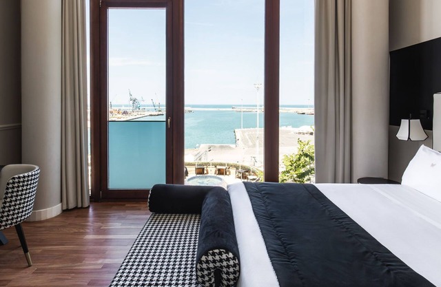 SeePort Hotel