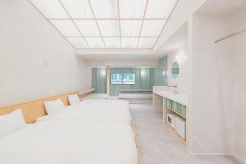 SEKAI HOTEL Deep Osaka Experience