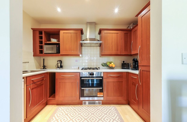 Select Serviced Accommodation - Hunters Wharf