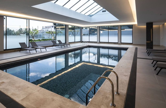 Selection - AL - Seven Bedroom House, Sleeps 14