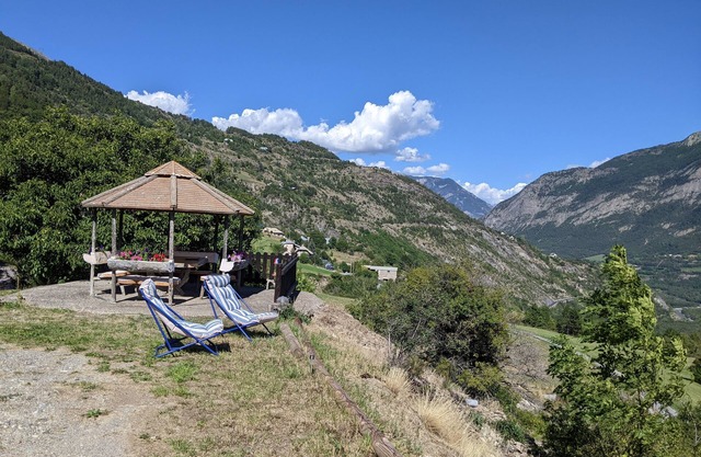 Self-catering cottage with exceptional view