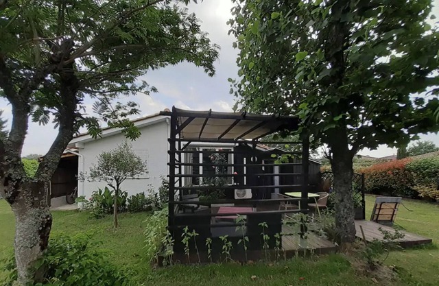 Semi-detached house in Andernos, with terraces & Wi-Fi