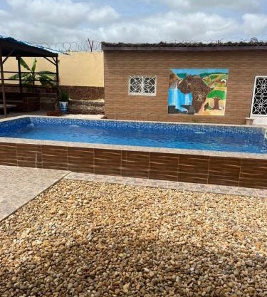 Sendou Cabano Villa Sleeps 6 with Parking