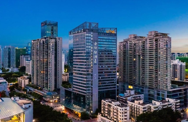 Sentosa Hotel Shenzhen Feicui Branch, Enjoy tropical swimming pools and high-class fitness club