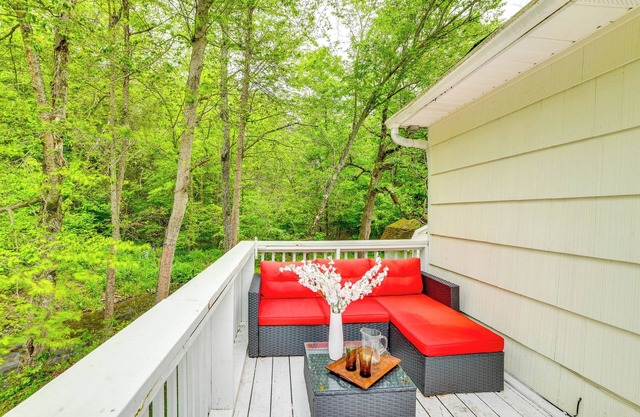 Serene Duplex w/On-Site Brook in Callicoon Center