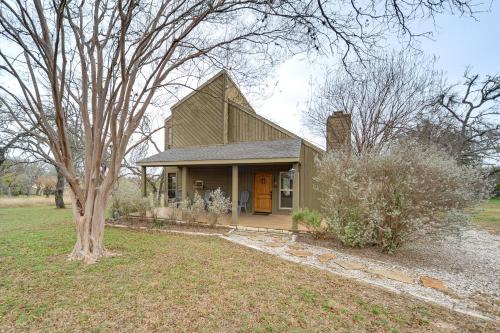 Serene Family Cottage with Deck and BBQ