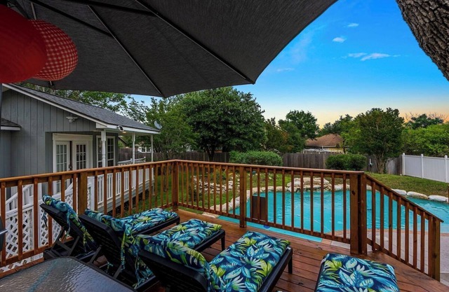 Serene Family Retreat King Beds, Pool, Hot Tub, and Games