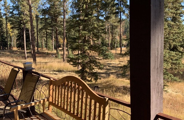 Serene getaway minutes from the nightlife of Deadwood SD and Sturgis