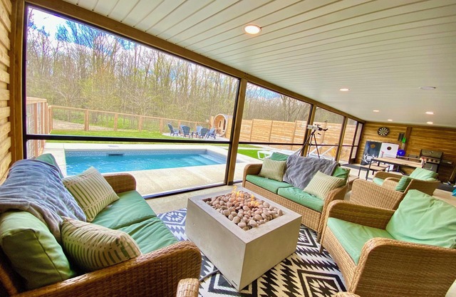 Serene Wilderness Retreat w/Heated Pool & Sauna + Private Event Space
