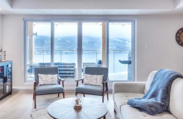 Serenity by the Slopes: Tremblant Waterfront Condo