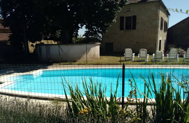 Set of two cottages with shared pool for 13 people