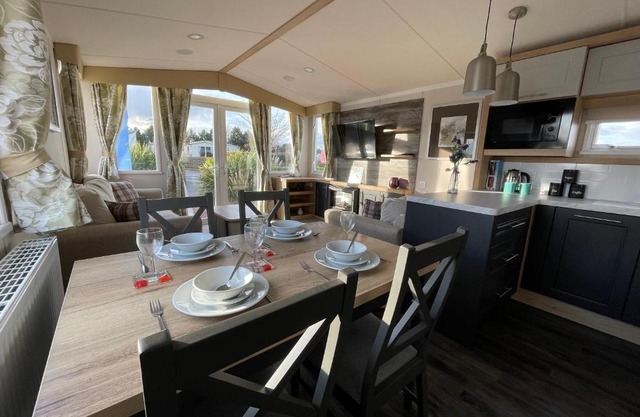 Seton Sands Haven Holiday Park - Prestige Caravan