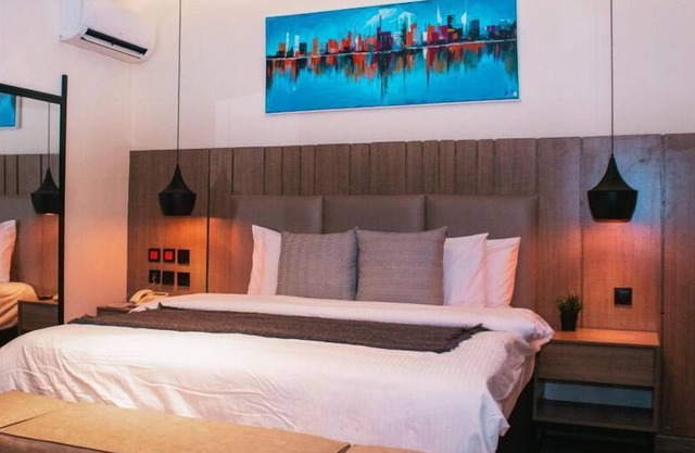 SEVEN LUGARD SERVICE APARTMENTS