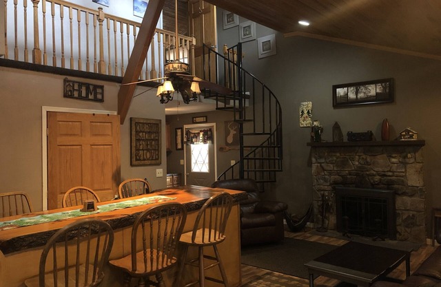 Seven Springs/Hidden Valley Amazing Home- Mountainview (Secluded and Private)
