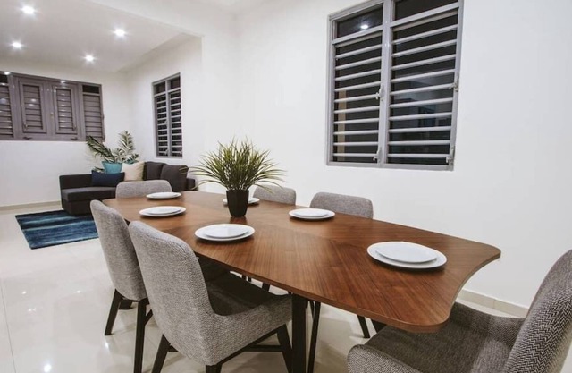 Sevilla 3 · Luxury Three Bedroom Apt. Best Location